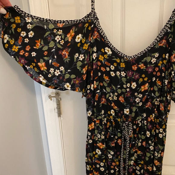 Spring dress - Picture 2 of 3